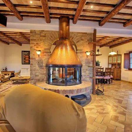 Vittoria By Posarellivillas *