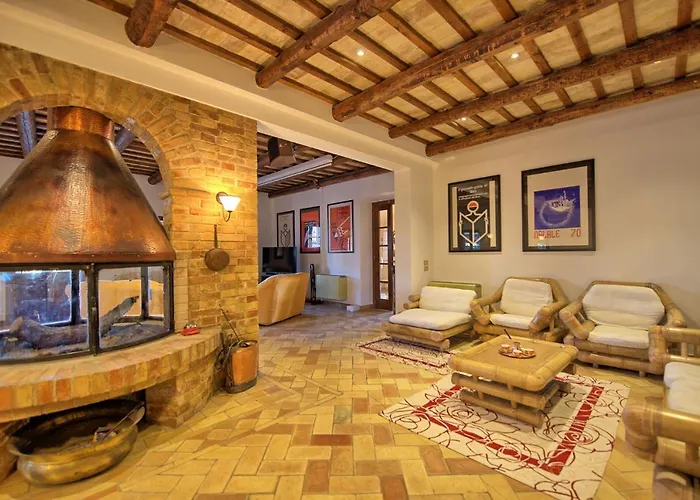 Vittoria By Posarellivillas