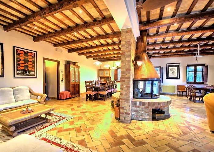 Vittoria By Posarellivillas *